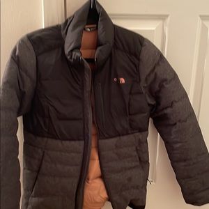 Women’s Small North Face Puffer